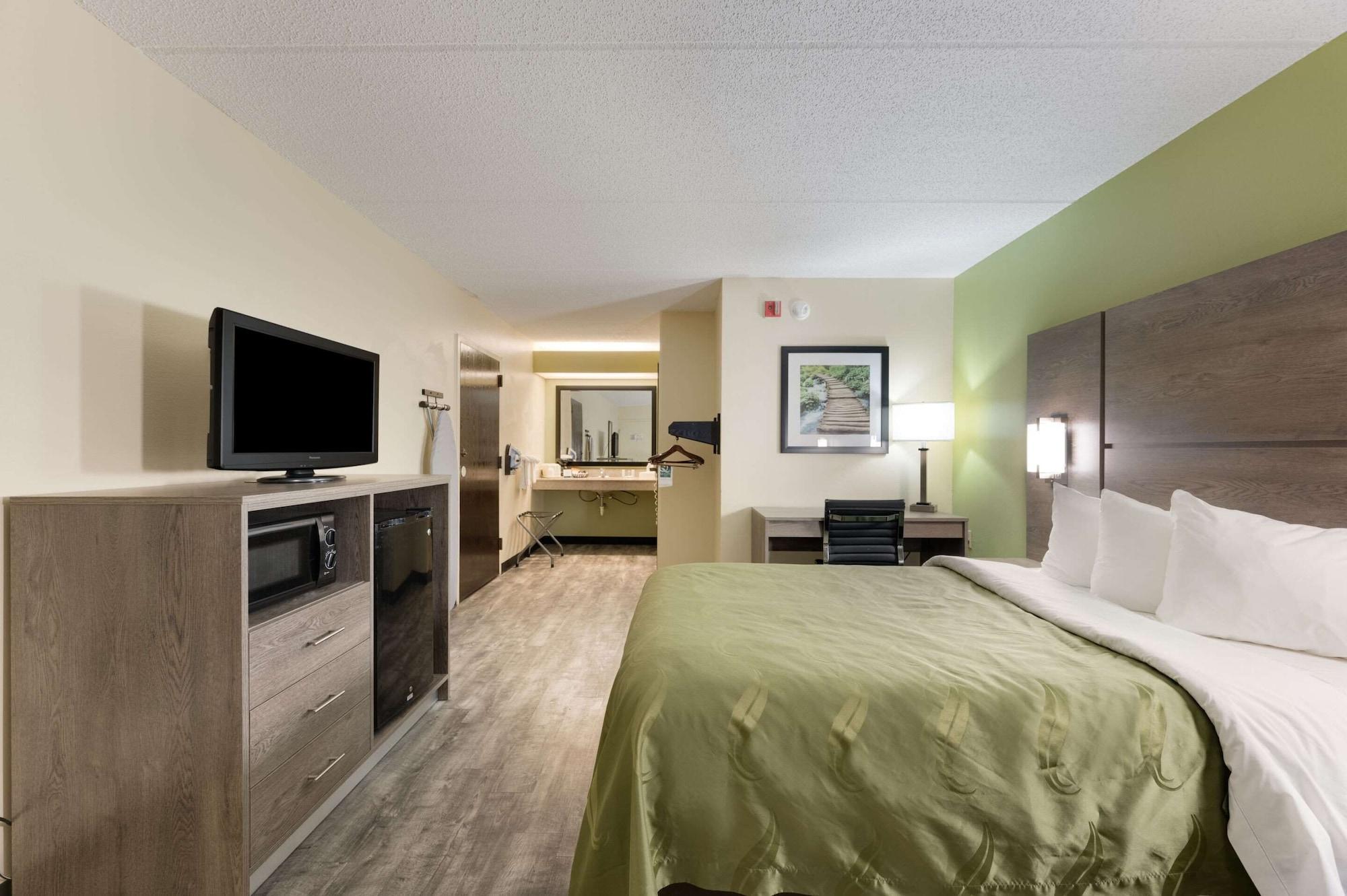 Quality Inn Airport - Southeast Irondale Экстерьер фото