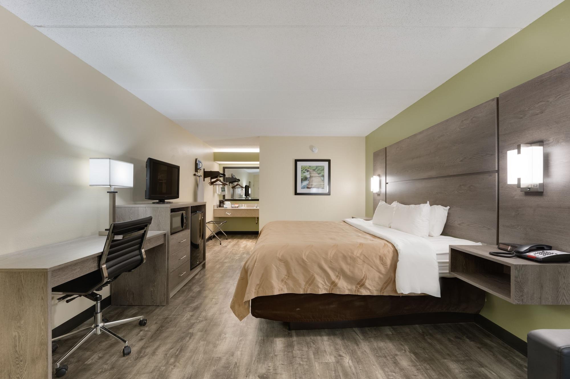 Quality Inn Airport - Southeast Irondale Экстерьер фото