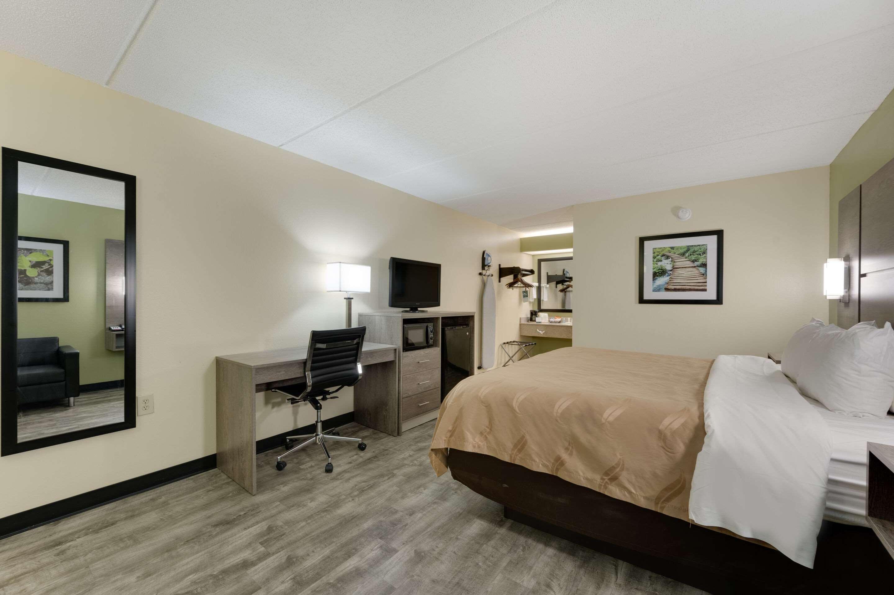 Quality Inn Airport - Southeast Irondale Экстерьер фото