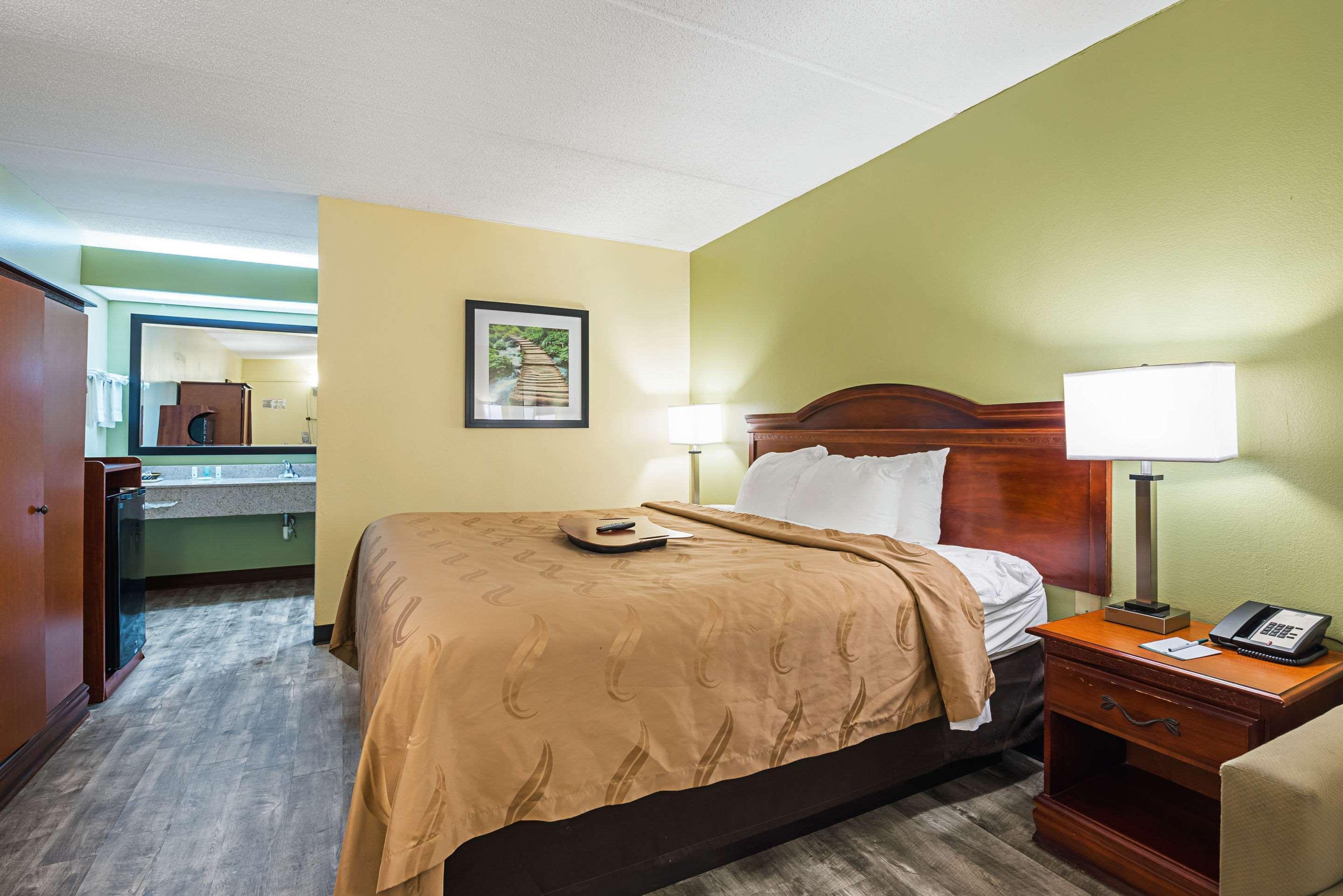 Quality Inn Airport - Southeast Irondale Экстерьер фото