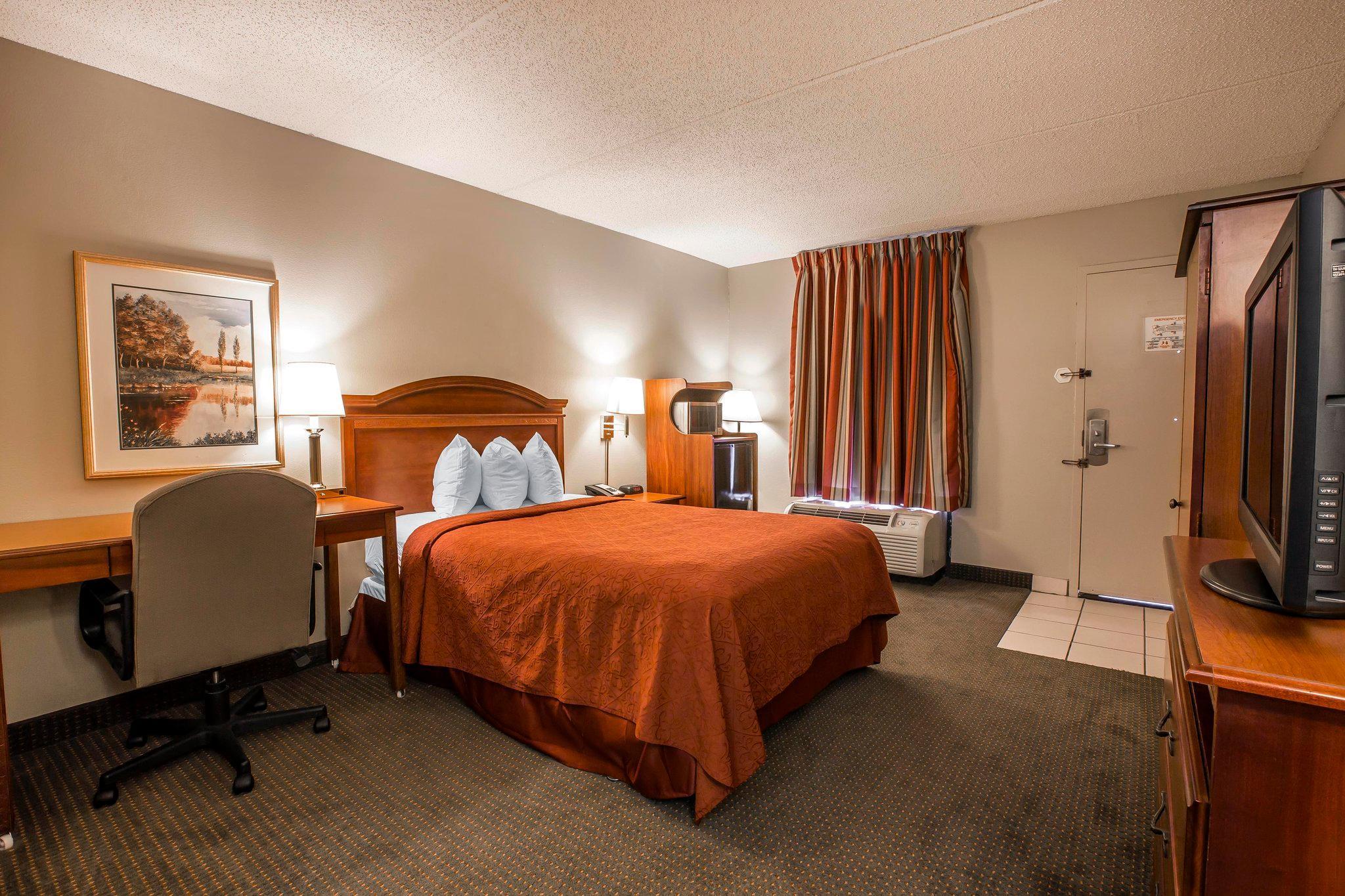 Quality Inn Airport - Southeast Irondale Экстерьер фото