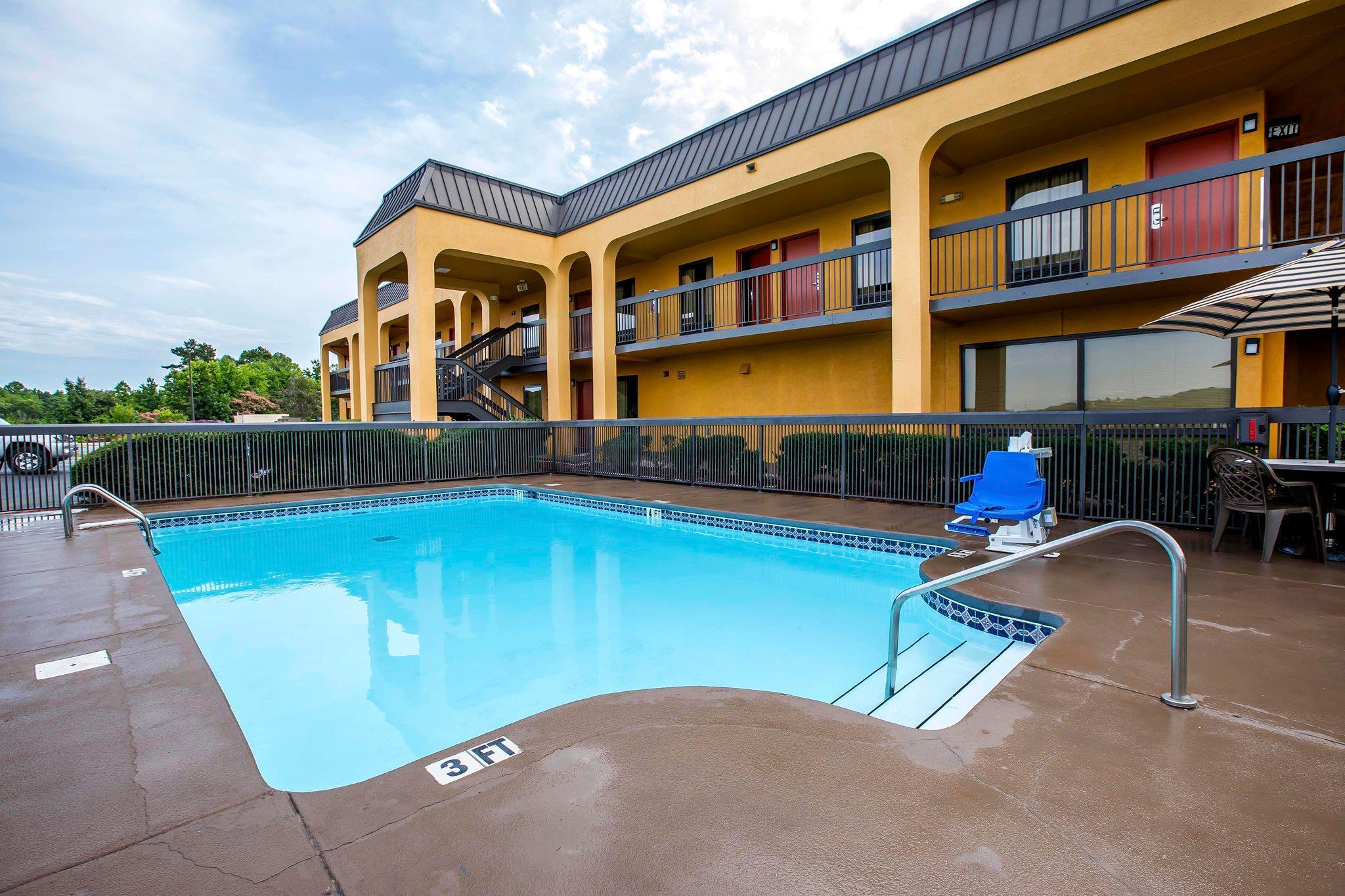 Quality Inn Airport - Southeast Irondale Экстерьер фото
