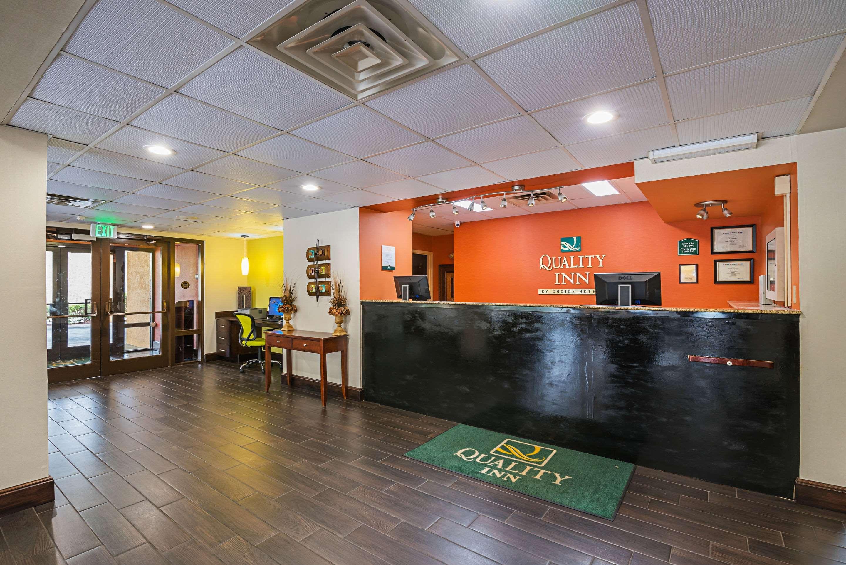 Quality Inn Airport - Southeast Irondale Экстерьер фото
