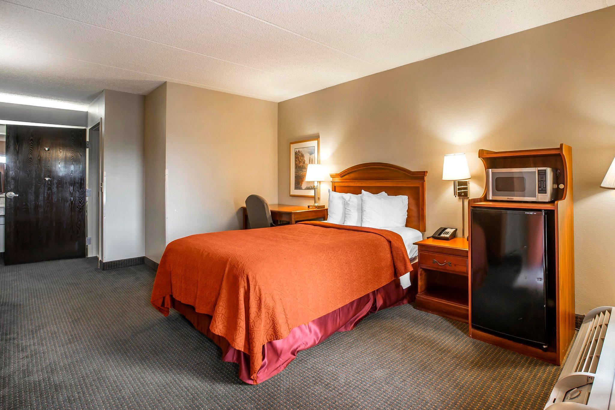 Quality Inn Airport - Southeast Irondale Экстерьер фото