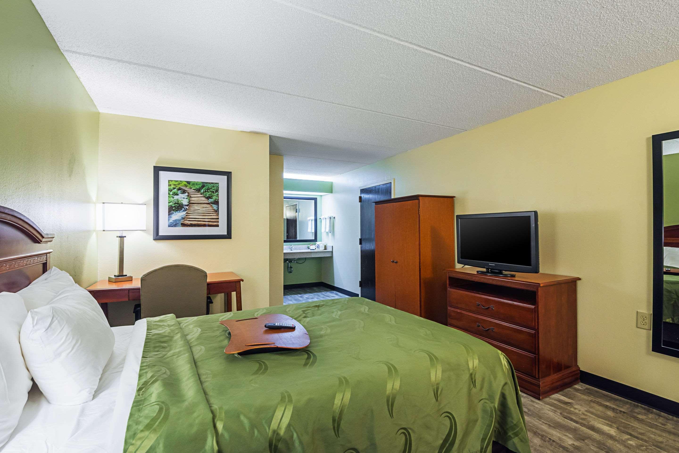 Quality Inn Airport - Southeast Irondale Экстерьер фото