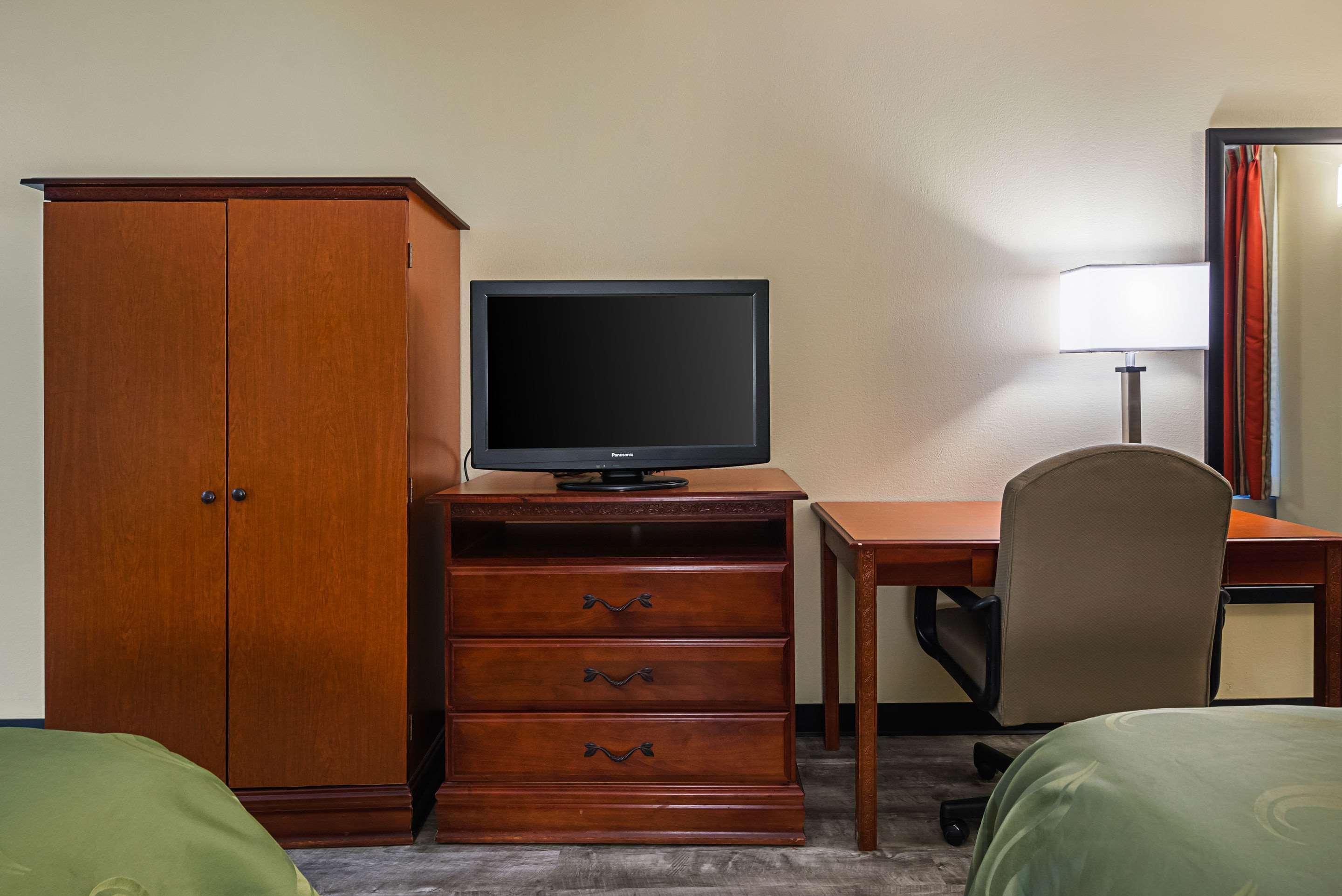 Quality Inn Airport - Southeast Irondale Экстерьер фото