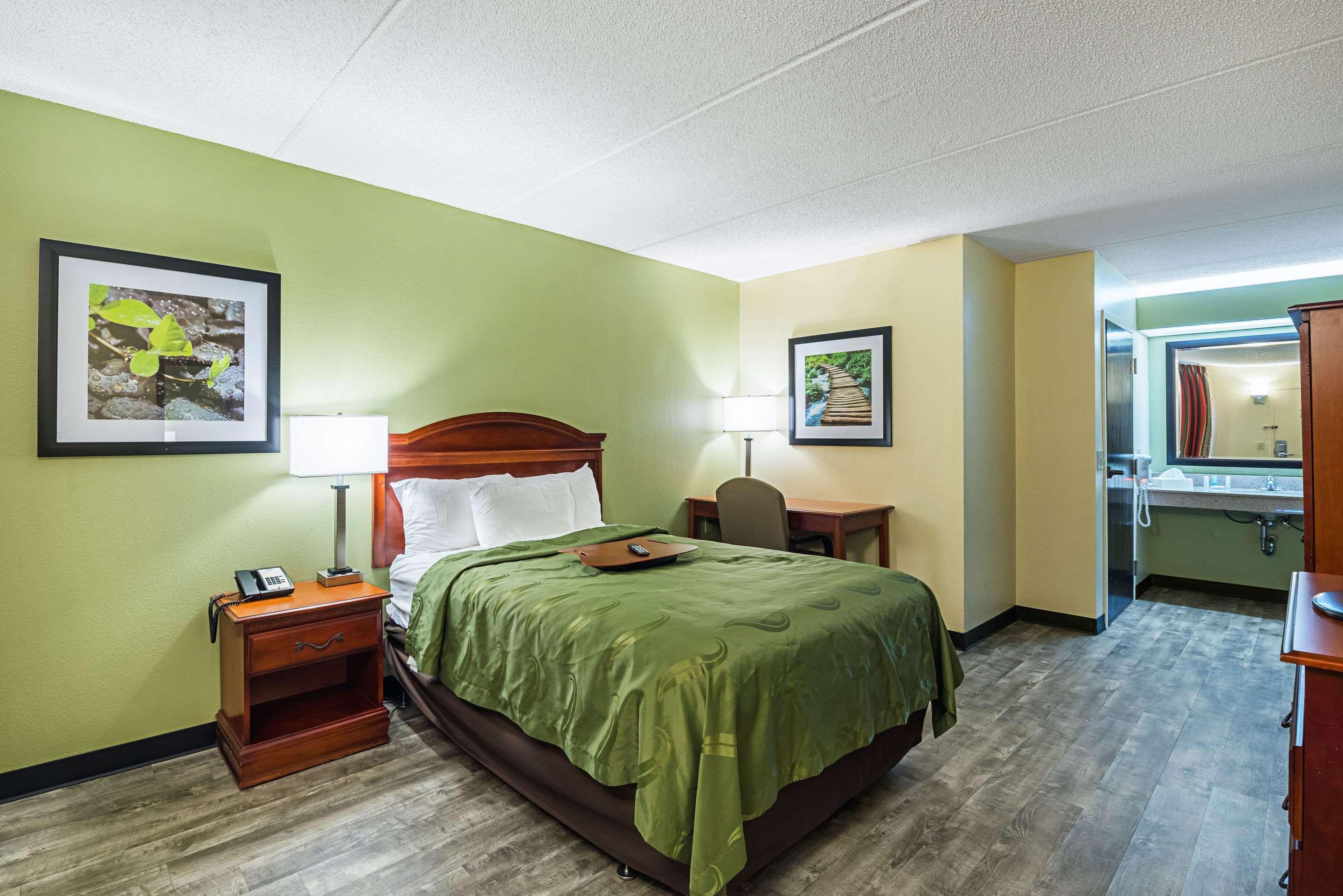 Quality Inn Airport - Southeast Irondale Экстерьер фото