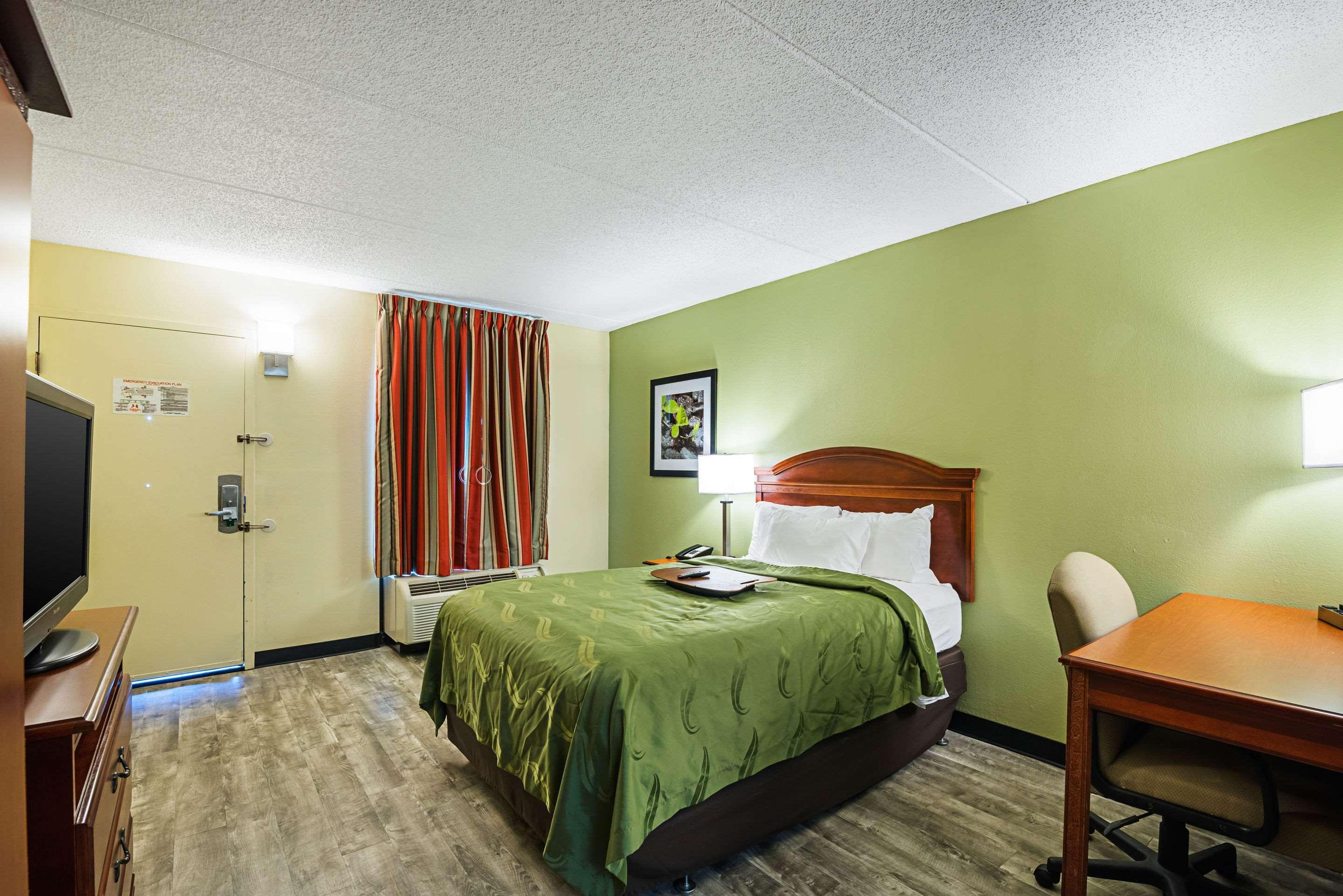 Quality Inn Airport - Southeast Irondale Экстерьер фото