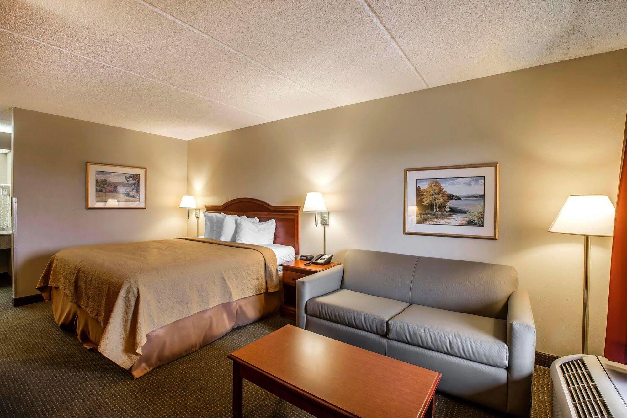 Quality Inn Airport - Southeast Irondale Экстерьер фото